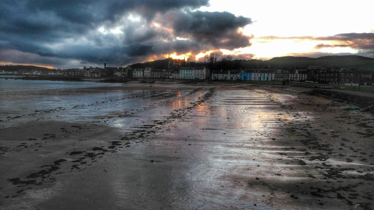 Beside The Bay Apartment Millport Luaran gambar